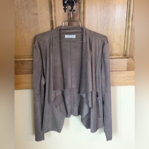 Women’s Bagatelle XL travel taupe open front faux suede cardigan
